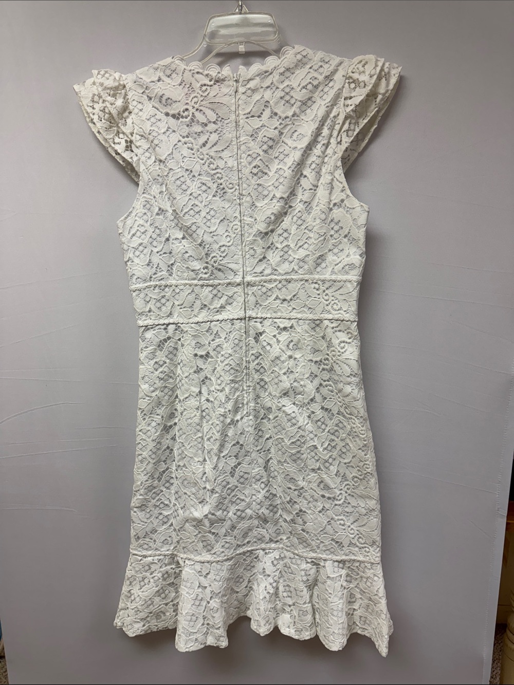 Lilly Pulitzer Lace Flutter Sleeve Dress - White Size 8 - Picture 2 of 7
